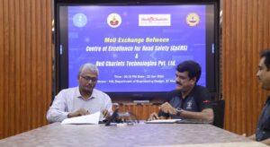 Prof Manu Santhanam, Dean ICSR, IIT Madras and Shri Vinod Kumar DV, Red Chariots at the MoU signing