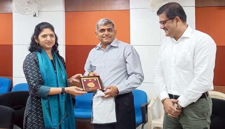 Road To Safety: Commerce & Transport Dept Meets With IIT-Madras Experts