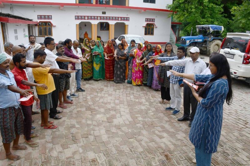 Sadak Suraksha Sakhi Awareness Drive